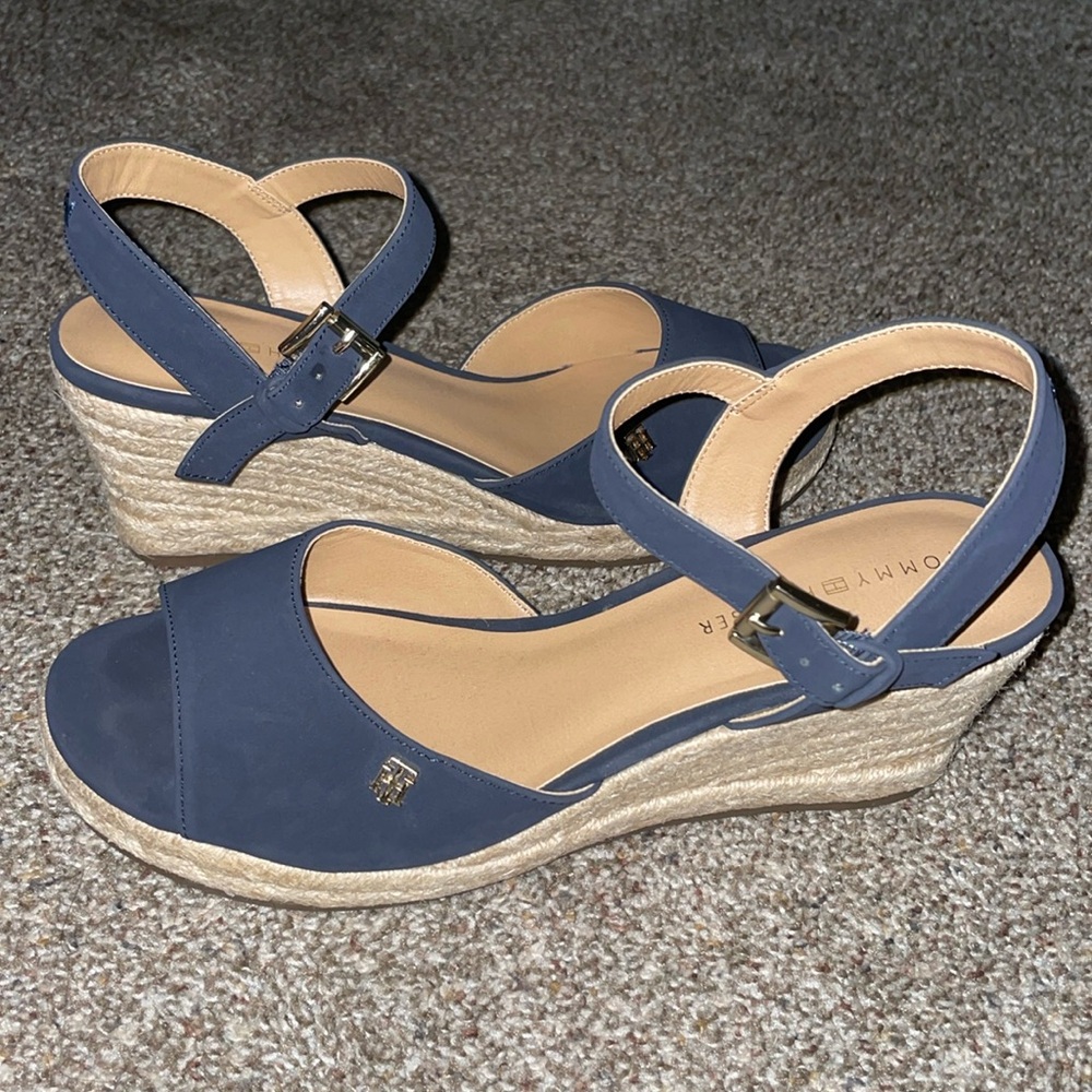 Tommy Hilfiger navy heals (worn only ONCE)